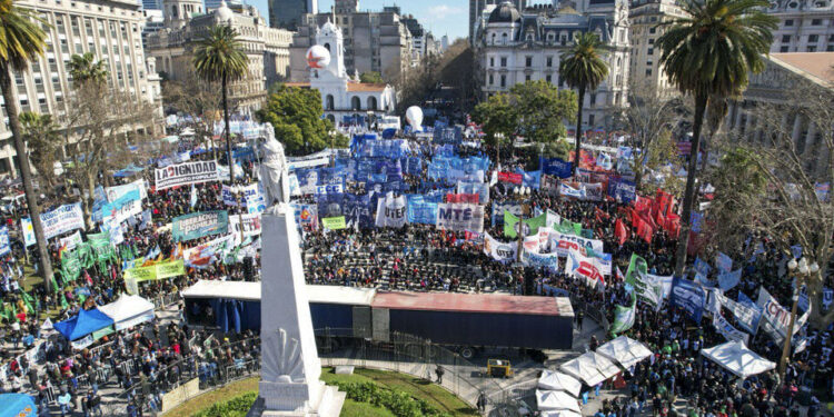 “Que vayan a laburar”