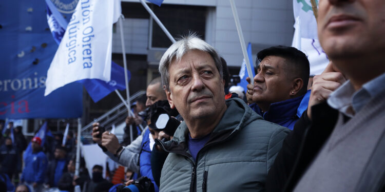 Reforma laboral: el Gobierno convocó a empresarios y a la CGT para discutir el artículo que penaliza con el despido con causa las protestas sindicales