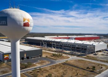 Reforma laboral: el Gobierno convocó a empresarios y a la CGT para discutir el artículo que penaliza con el despido con causa las protestas sindicales