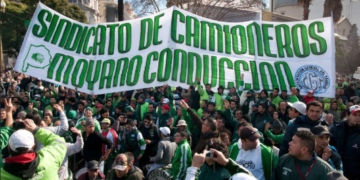 Titulares que atrapan, sentencias que condenan: cómo el SEO moldea la imagen del sindicalismo argentino